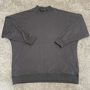 Vici brand oversized gray sweatshirt with pockets